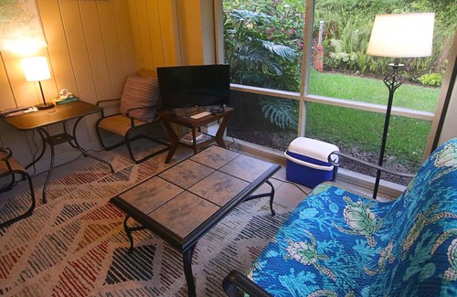 Keaau House | 59 Dollars per night! Air-conditioned!