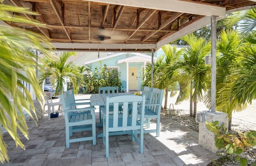 Safety Harbor Apartment | 5B Newly Renovated Studio at Coastal Cottages!