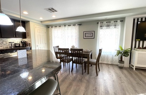 Enterprise House | 5bd 3.5ba 3-story 8bed 16sleeps