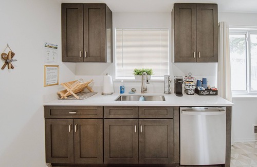 Littleton House | 5BD Cozy, SouthGlenn Gem, Yard, Games, Shops, close to Downtown Littleton&Denver