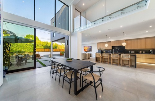 Beverly Hills Villa | 5BDR LUXURY DOHENY VILLA!
