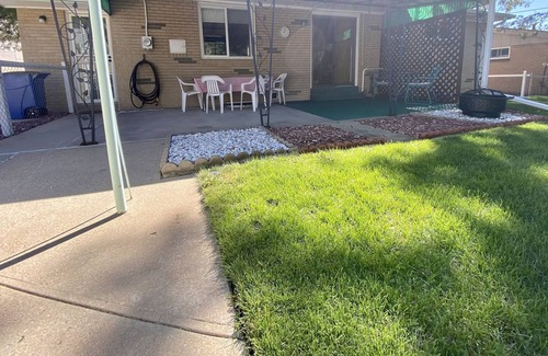 South Westminster House | 5bdr sleeps 12! MidMod full house close2Denver&Boulder