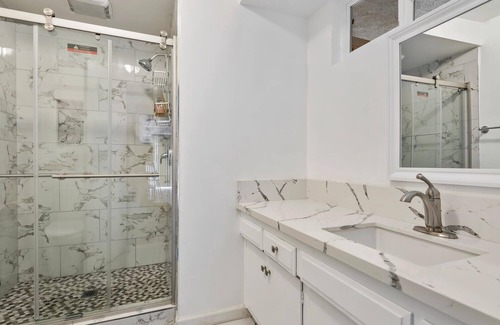 Valley Glen House | 5bed & 3bath for 10 people near Universal studio and Hollywood very spacious