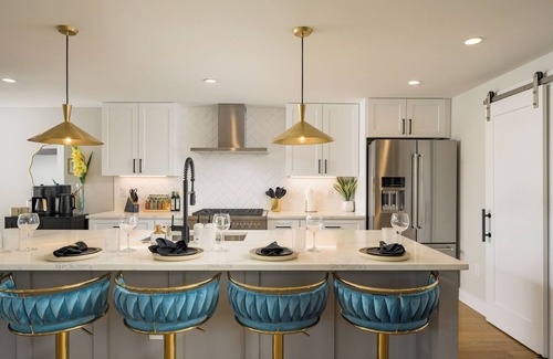 Sunnyside House | 5Bed 4Bath Luxury & Walkable - Hot Tub, Movie Room, Game Room - 5 mins to LoHi