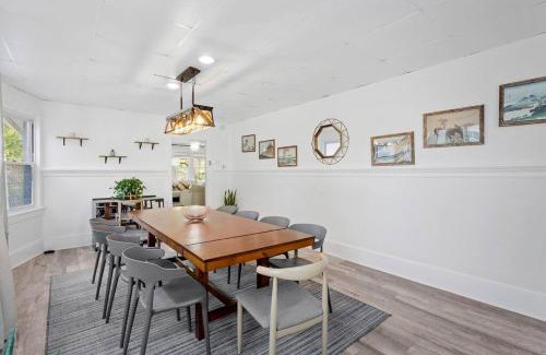 Atlantic City House | 5BR 3BA Family Retreat 2 Blocks from Beach