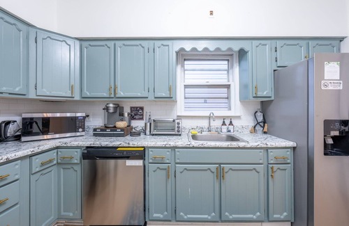 The Heights House | 5BR 3BTH House, Steps to Bars,Dining,NYC Access+GameRm+Backyard w/BBQ+parking