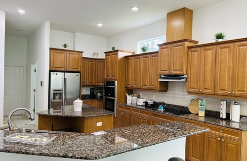 St. Petersburg - Clearwater House | 5br/4ba Luxury house w pool and beautiful backyard
