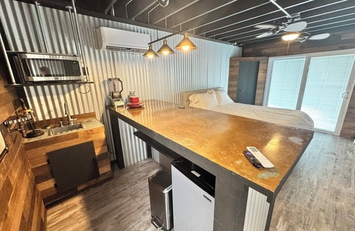 Crystal Beach Cottage | 5BR/4BR Oasis w/Pool, Bar, Firepit – Sleeps 14, multi-family, <5 Mins to Beach!