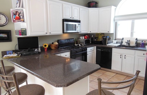 Hampton Bays House | 5BR, 5BA on cul-de-sac, Big Pool, jacuzzi, gym, beautiful bay beach