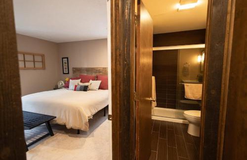 Michaywe House | 5br, 9 Beds Sleeps 14 Game Room, Pool Access