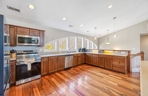 Bumpass House | 5BR and 5.5 BA Lakefront Home w/private hot tub and dogs ok!
