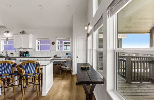 Port Bolivar House | 5BR Beachfront | Ocean Views, Loft, Bar & Pet-Friendly
