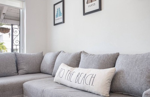 The Roads House | 5BR Brickell Bungalow | BBQ |Free Parking|Pet Friendly