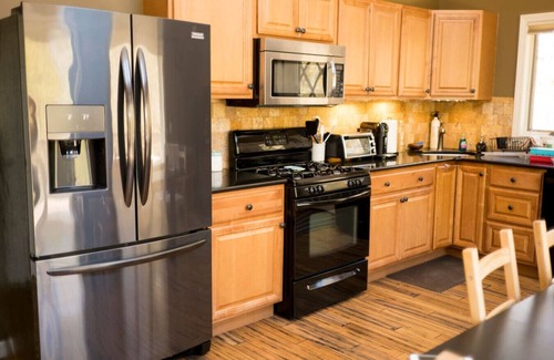 Plymouth Ski Chalet | 5BR Chalet in Historic Town bet Killington & Okemo