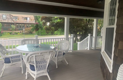New London House | 5BR Charming Beach House with PRIVATE beaches in beautiful Neptune Park!