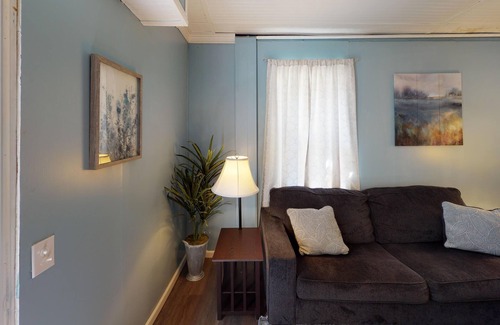 Woodstock House | 5BR Combo Stay | Hot Tub, Grill, Extended Stays