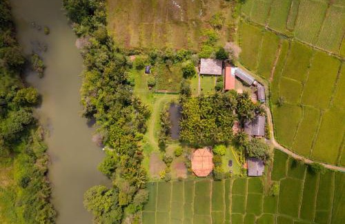 Kushalnagar House | 5BR Firefly By The River with Breakfast - Nature's Lap
