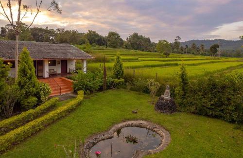 Kushalnagar House | 5BR Firefly By The River with Breakfast - Nature's Lap