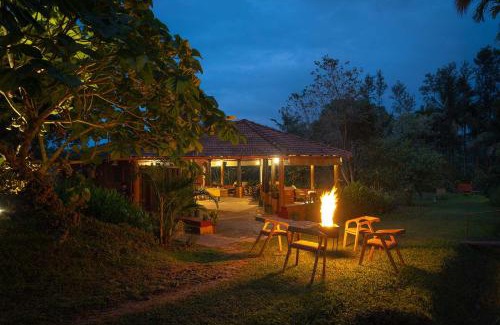 Kushalnagar House | 5BR Firefly By The River with Breakfast - Nature's Lap