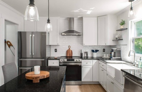 Durham House | 5BR Home, 10-Min Walk to Duke, 6-min drive to DPAC