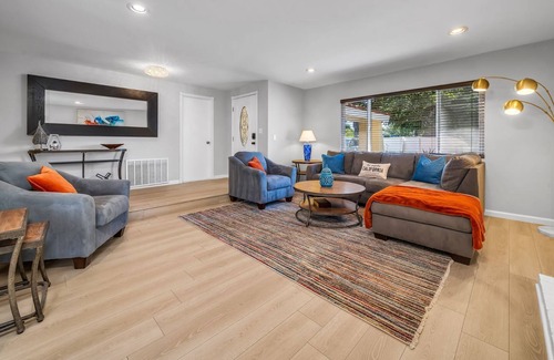 Lake Balboa House | 5BR Home Lake Balboa-Sleeps10 w Gazebo&Basketball!