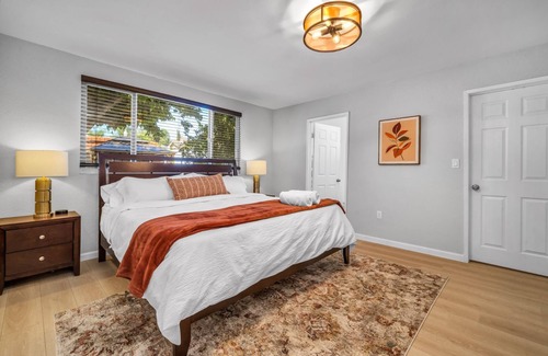 Lake Balboa House | 5BR Home Lake Balboa-Sleeps10 w Gazebo&Basketball!