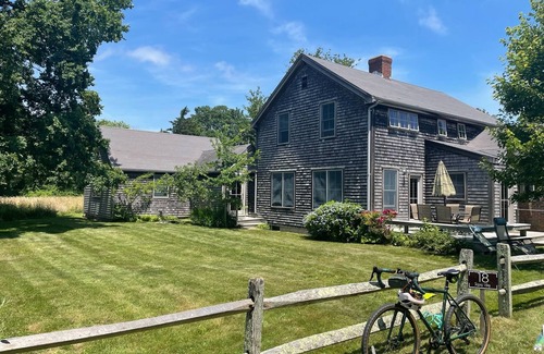 West Tisbury House | 5BR in West Tisbury village with private beach access