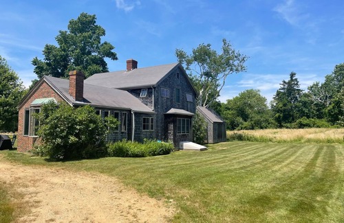 West Tisbury House | 5BR in West Tisbury village with private beach access