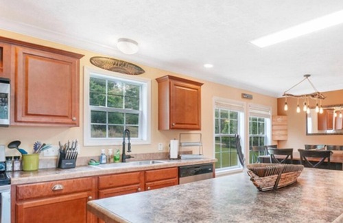 Dadeville House | 5BR Lakefront Home - Dock & Boat Rental + Views!
