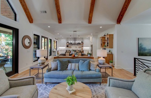 Reed Creek House | 5BR Luxury Lakefront w/Private Dock, Hot Tub, and Fire Pit. Pet Friendly!