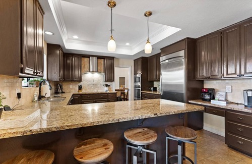 Estate Grove Valencia Est House | 5BR Mesa Home 3927 sq.ft | Pool, Hot Tub, Putting Green, Playground, Covered Outdoor Bar/TV area