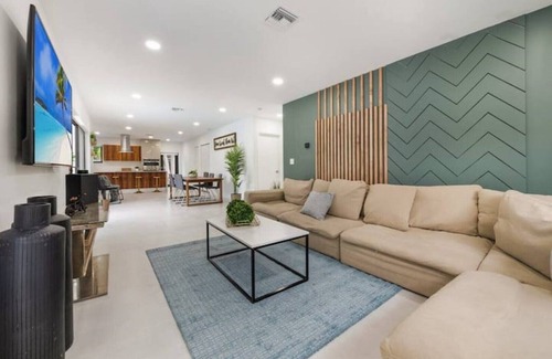 Cutler Bay House | 5BR Miami Oasis: Heated Pool, Spa & Basketball