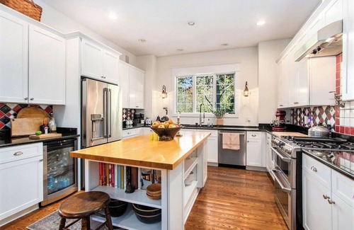 Sawyer House | 5BR Oasis w/Pool/spa/sports ct.