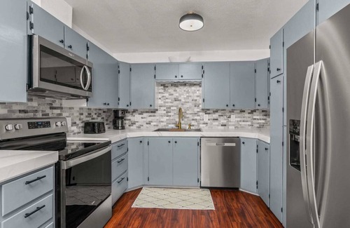 Sunnyheights House | 5BR Spacious Pueblo Family Retreat w/Game Room!