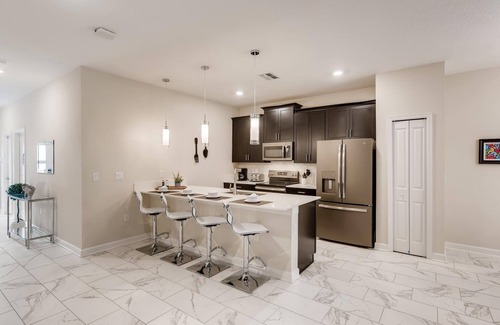 Davenport House | 5BR Villa Bliss: Private Pool - Sleeps 14 - 412