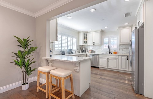 Northwest San Pedro House | 5br/Waterslide/Sunken Firepit/Pool/Arcade/Billiard/Gym/Massage Chair