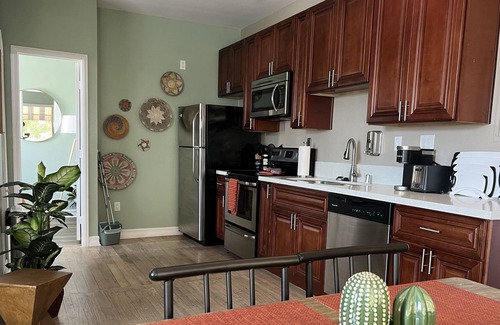 Civic Core Apartment | .5mi walk to GASLAMP/ 2 blocks Transit Center. AC!