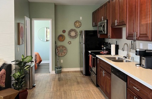 Civic Core Apartment | .5mi walk to GASLAMP/ 2 blocks Transit Center. AC!