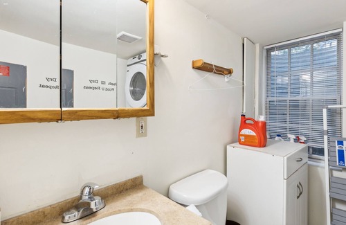 Hyattsville House | 5miles to Washington DC sight see: charming villa
