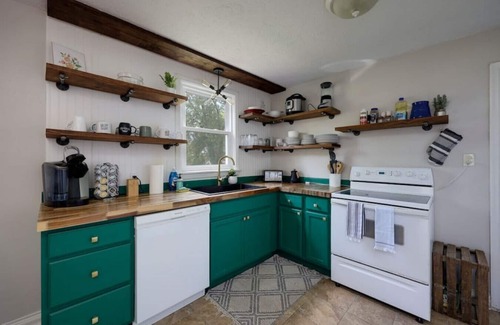Nashville House | 5Mins to Airport*Pet Friendly*Fire pit*Fenced Yard