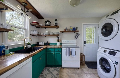 Nashville House | 5Mins to Airport*Pet Friendly*Fire pit*Fenced Yard