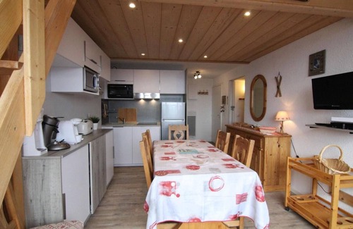 Eclose-Ouest Apartment | 5th floor, balcony, tv, ski locker, 40m², Alpe d'Huez