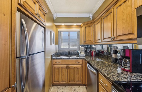 Thomas Drive Condo | 5th Floor! Free Activities! Summer Deals!