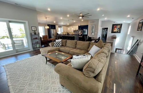 Cape May Court House House | 6,000 Sq.ft. 18 Guests, 7-Bed, 6-Bath, Pool, Spa, Outdoor Kitchen, Garden, WIFI.