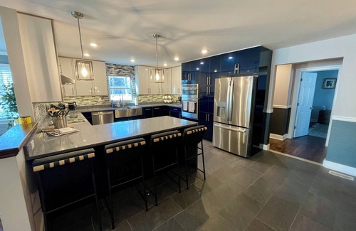 Cape May Court House House | 6,000 Sq.ft. 18 Guests, 7-Bed, 6-Bath, Pool, Spa, Outdoor Kitchen, Garden, WIFI.