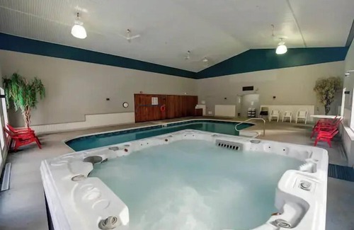 Beaupre Condo | 6-304 : Superior Studio - sleeps 4