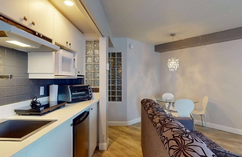 Beaupre Condo | 6-308 : Standard Studio - sleeps 4.