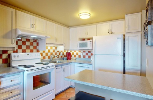 Beaupre Condo | 6-402 : Condo - 1 bedroom - sleeps 4