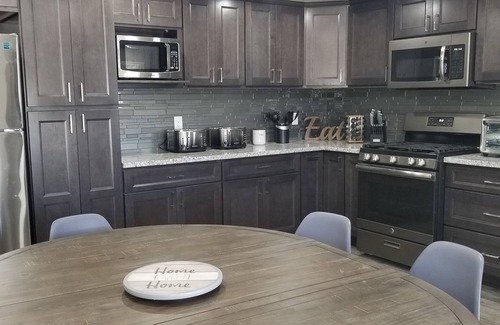 Southwest Anaheim House | 6,500/Month– Ideal for Corporate Housing, Insurance Claims, Relocation Stays