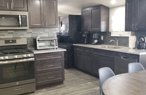 Southwest Anaheim House | 6,500/Month– Ideal for Corporate Housing, Insurance Claims, Relocation Stays